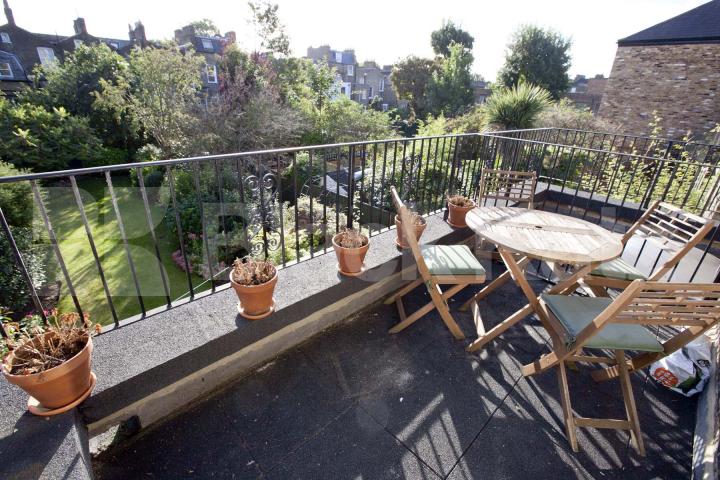 			New Instruction, 2 Bedroom, 1 bath, 1 reception Flat			 Mildmay Park, Newington Green